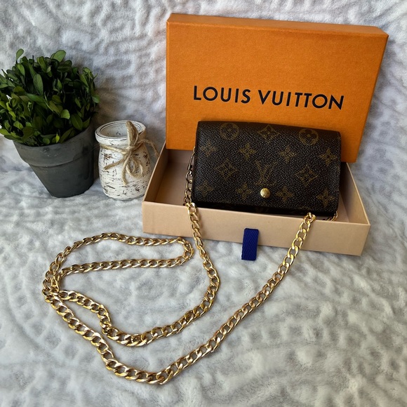 Louis Vuitton Monogram Porte Monnaie Wallet - Picture 1 of 15
